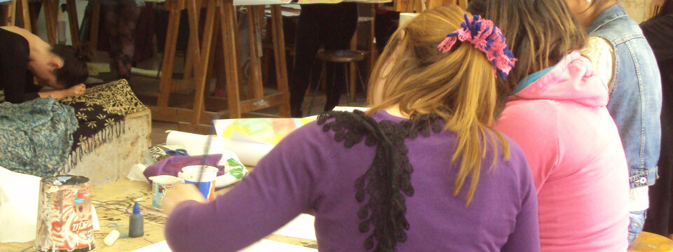 Niñas del SENAME participan en taller de Dibujo Artístico en Facultad de Arte