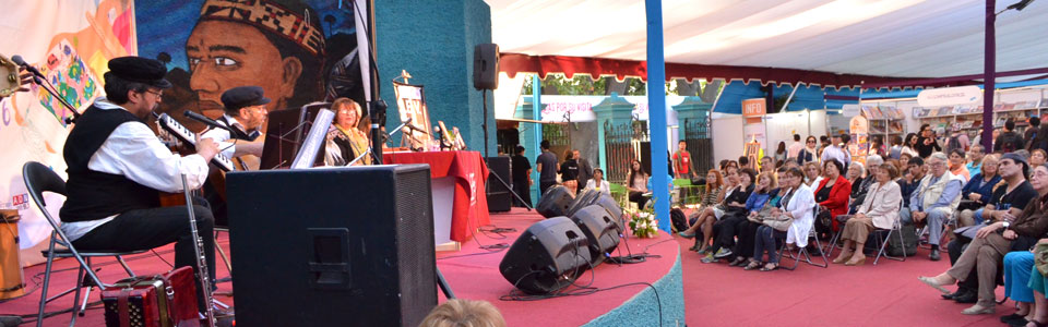 Académico Julio Rojas se presentó en Feria del Libro de Viña del Mar