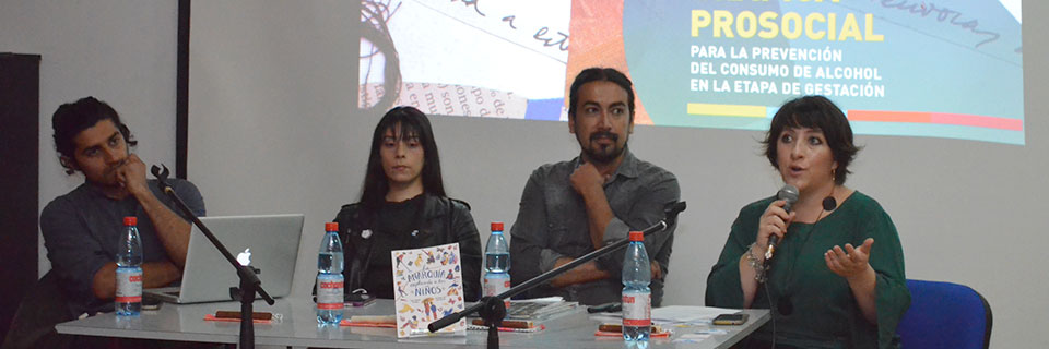 Diseñadores formados en la UPLA realizaron conversatorio en la Facultad de Arte