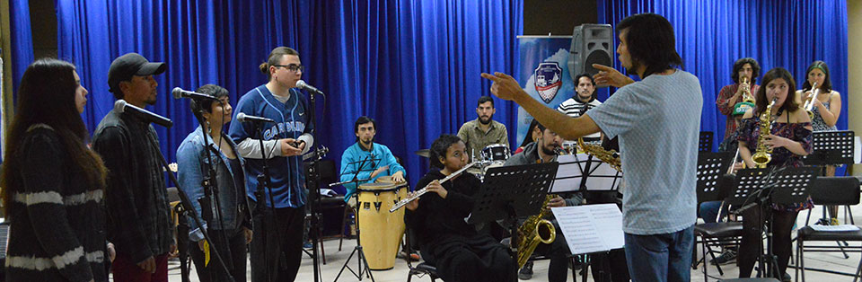 Talleres multidisciplinarios dan vida a escuela de música popular en la UPLA